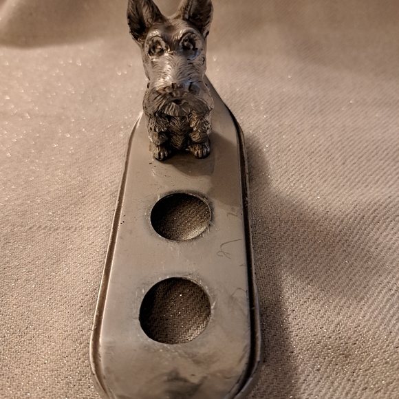 Vintage silver salt and pepper shakers. - Picture 4 of 4